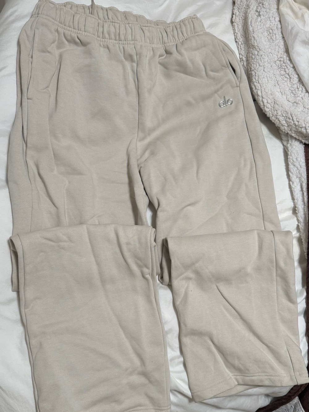 Alo straight leg sweatpants